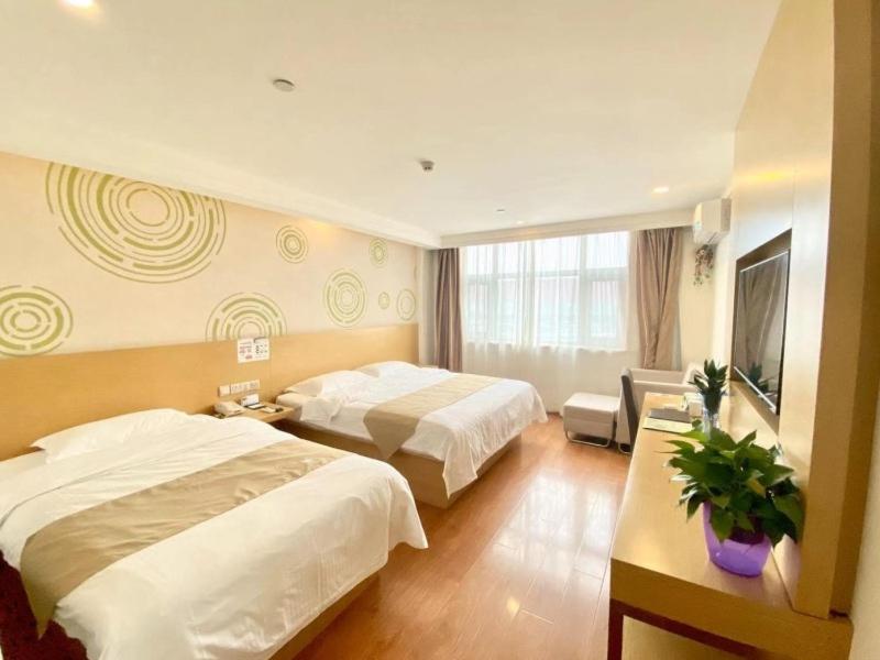 Mainland Chinese Citizens - Special Offer -  Queen Room photo 1