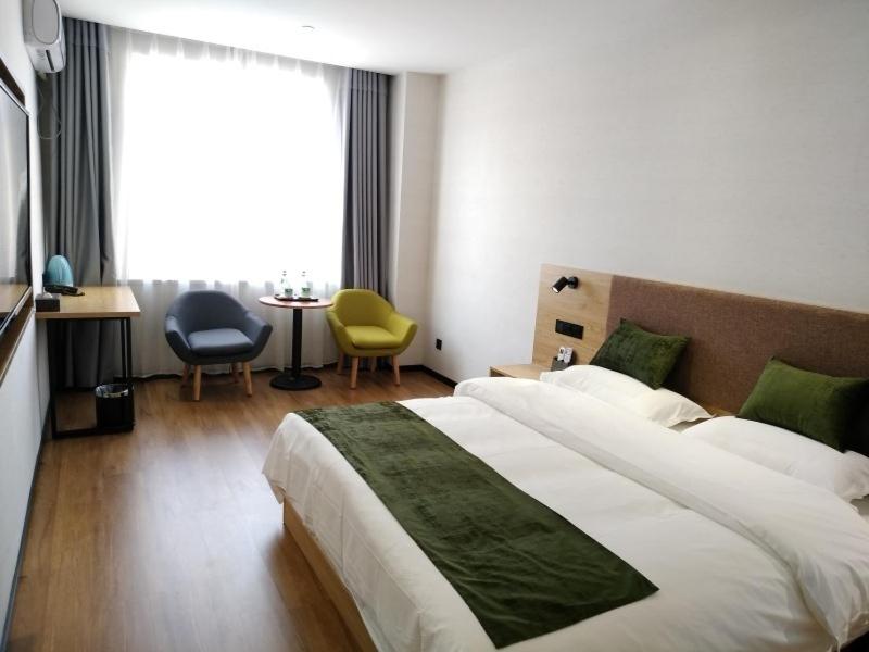 Standard Twin Room - Photo 3