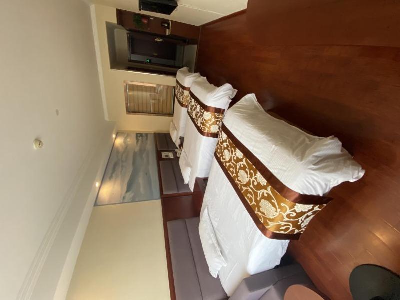 Mainland Chinese Citizens - Deluxe Twin Room photo 3