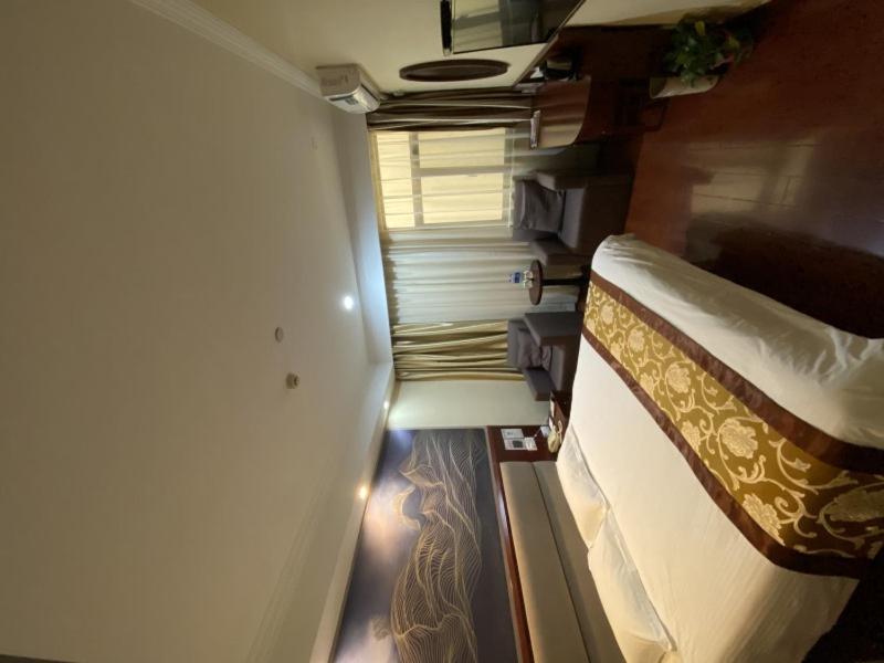 Mainland Chinese Citizens - Business Queen Room - Photo 3