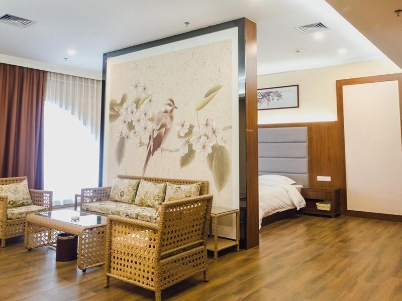 Mainland Chinese Citizens - Deluxe Suite photo 3