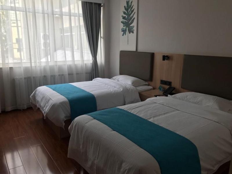 Twin Room - Photo 2