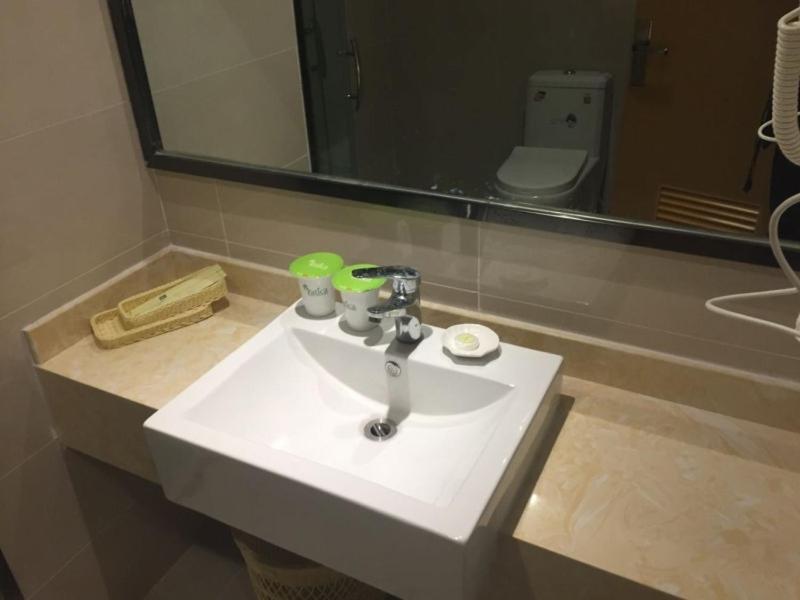 Mainland Chinese Citizens - Twin Room with View - Photo 5