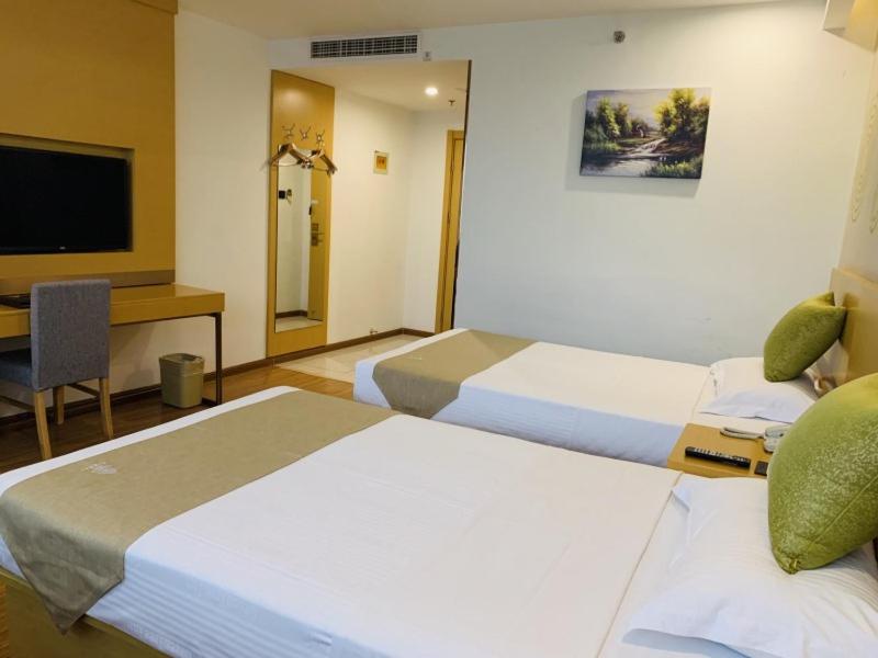 Twin Room - Photo 9