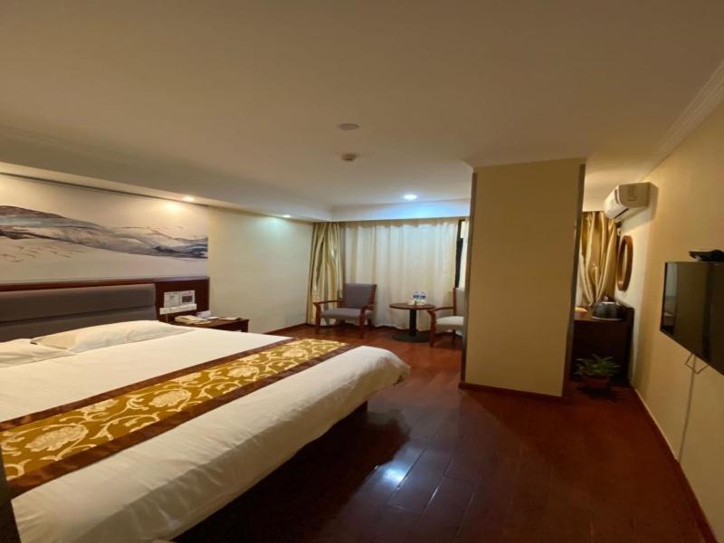 Mainland Chinese Citizens - Standard Twin Room - Photo 20