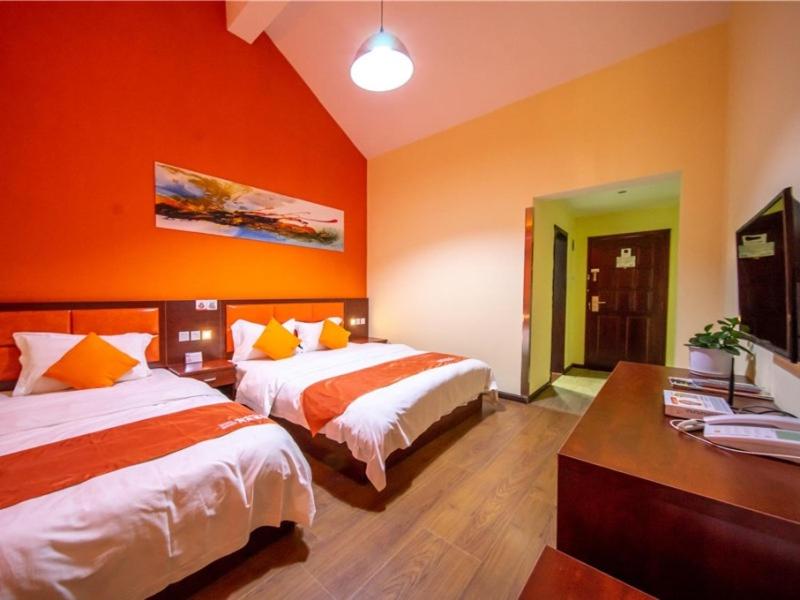 Twin Room - Photo 13