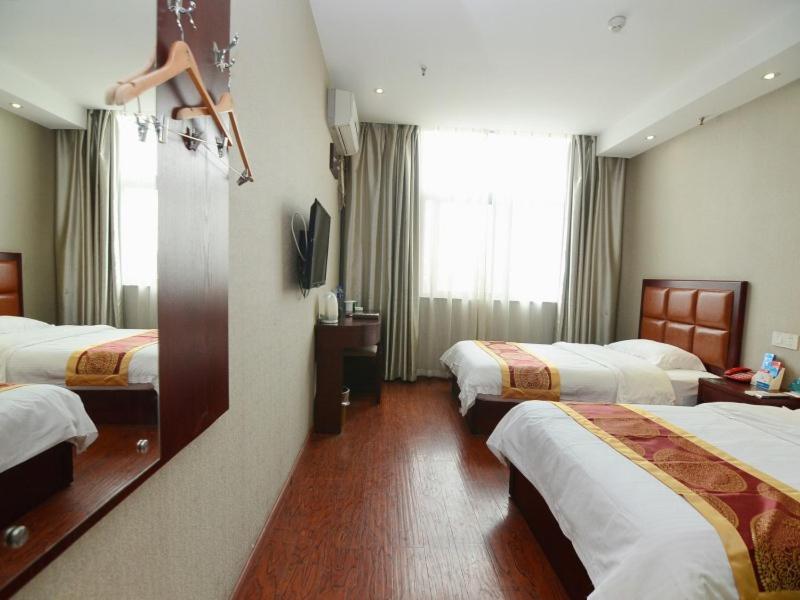 Mainland Chinese Citizens - Standard Twin Room photo 2