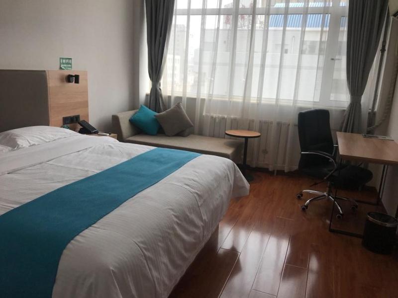 Twin Room - Photo 18