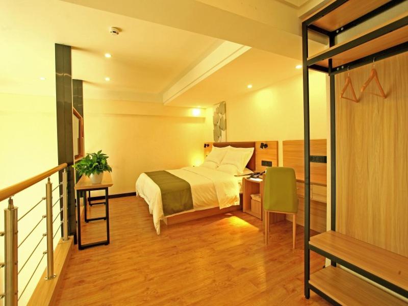 Superior Queen Room photo 1
