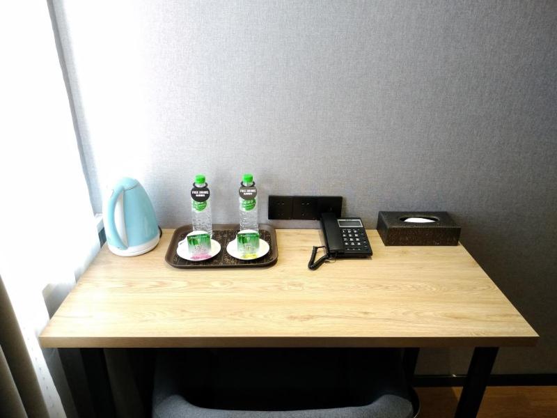 Standard Twin Room - Photo 9