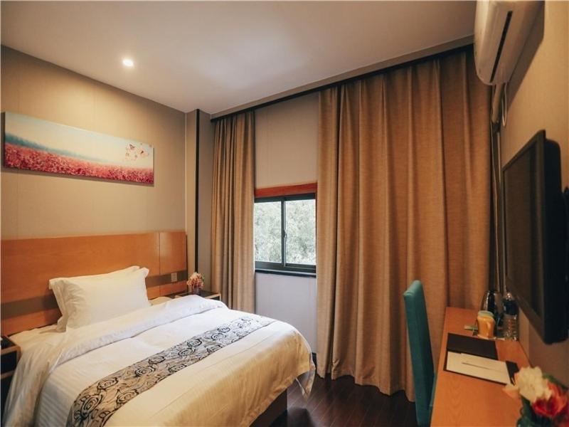 Single Room - Photo 3