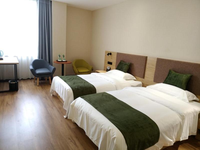 Standard Twin Room - Photo 8