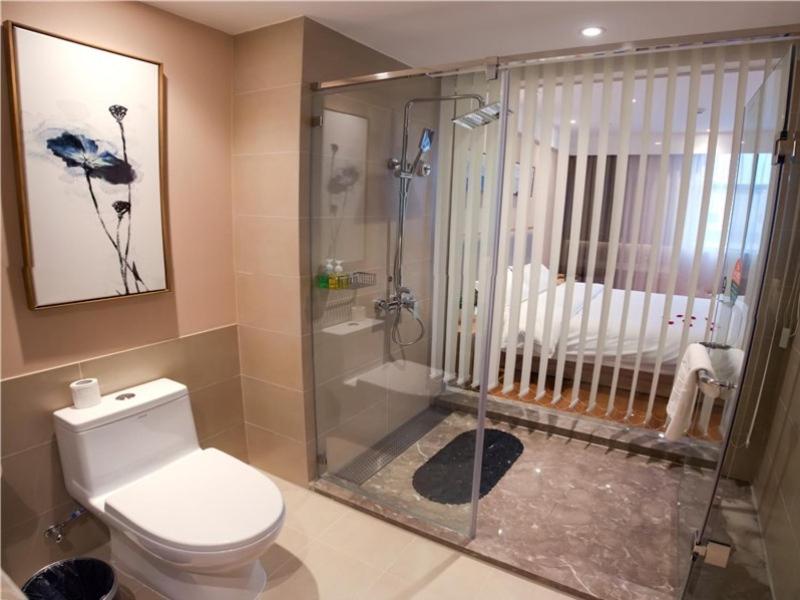 Business Suite - Photo 1