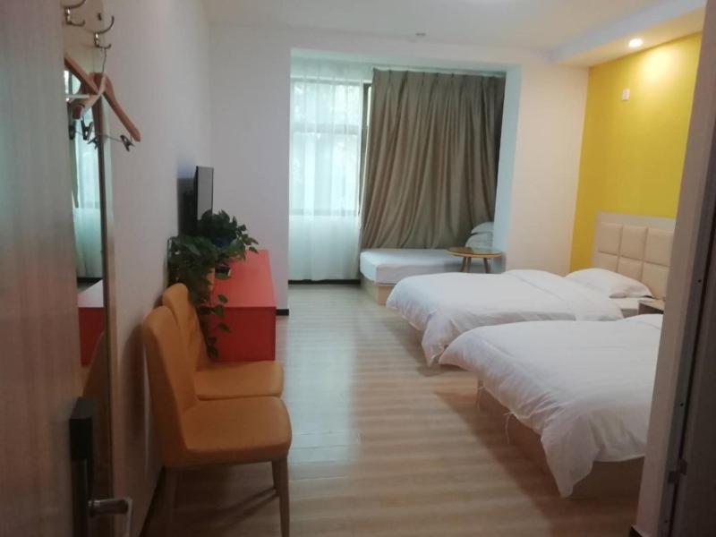 Twin Room - Photo 5