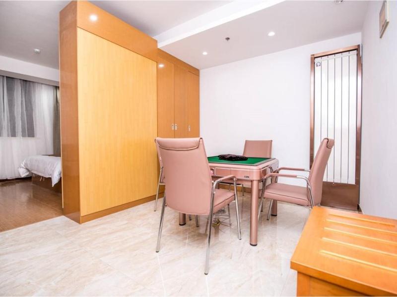 Suite - Photo 5