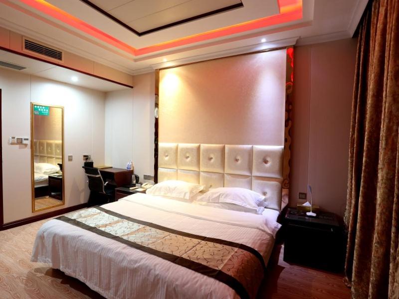 Superior Queen Room photo 1