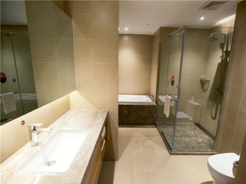 Business Suite - Photo 4