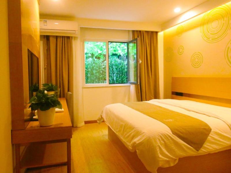 Double Room - Photo 8