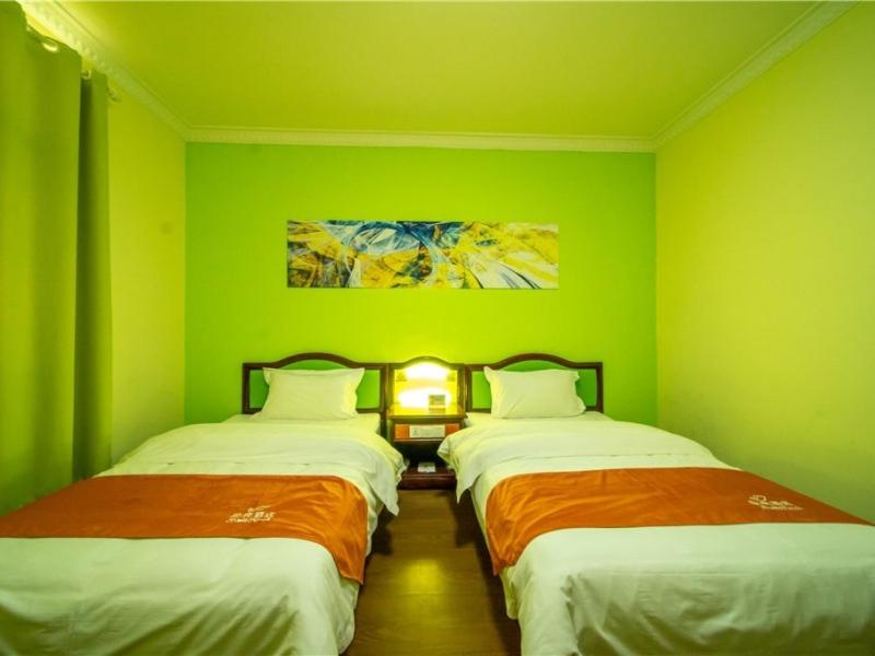 Twin Room - Photo 11