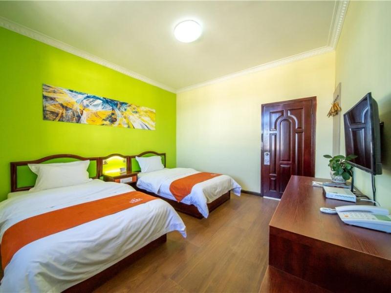 Twin Room - Photo 8