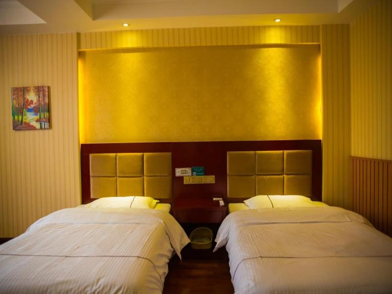Twin Room - Photo 2
