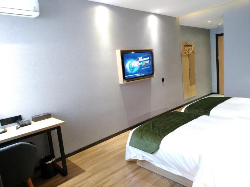 Standard Twin Room - Photo 4