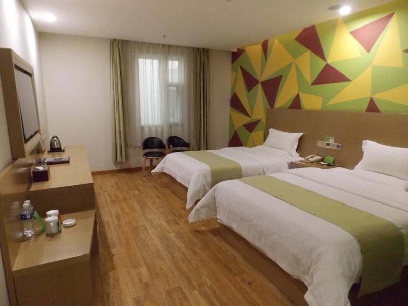 Mainland Chinese Citizens - Standard Twin Room photo 2