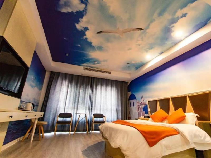 Budget Queen Room  - Photo 1