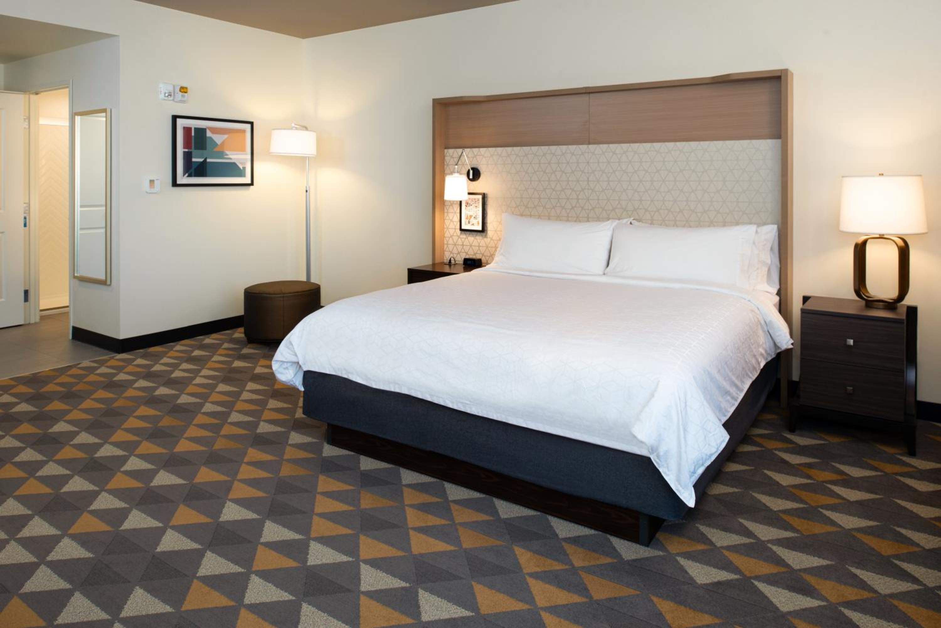 Standard King Room - Photo 1