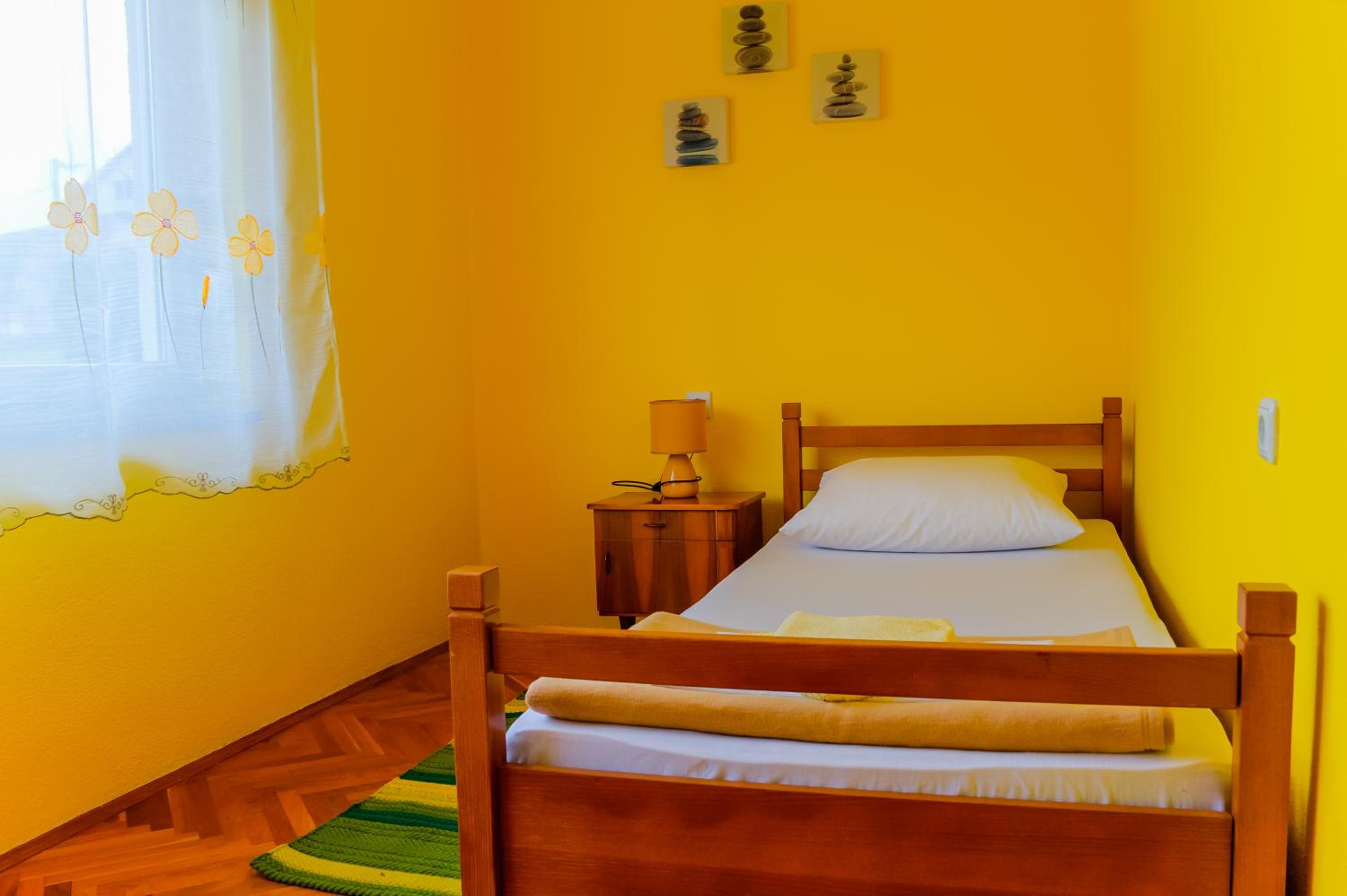 Triple Room - Photo 11