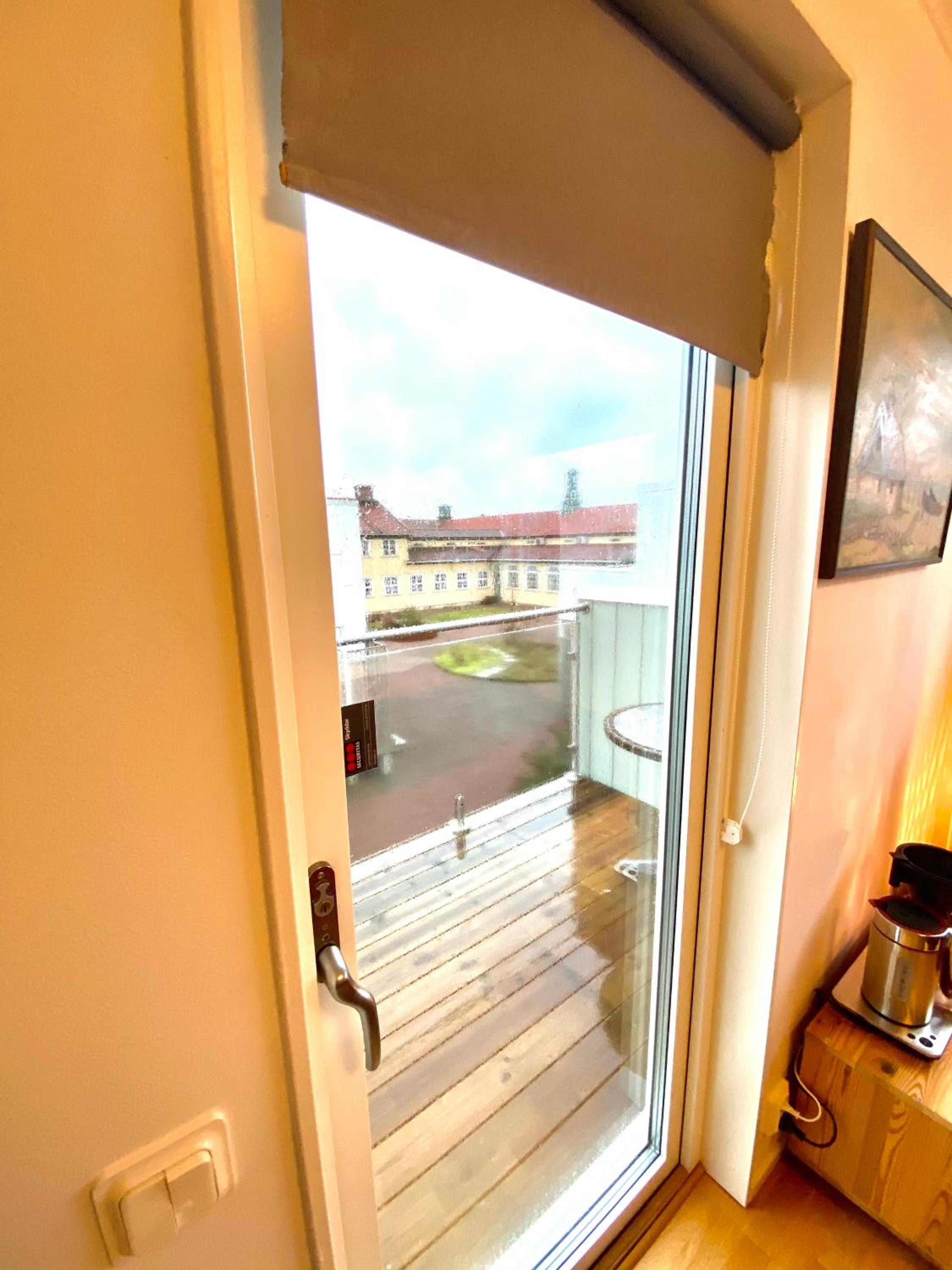 Two-Bedroom House - Photo 2
