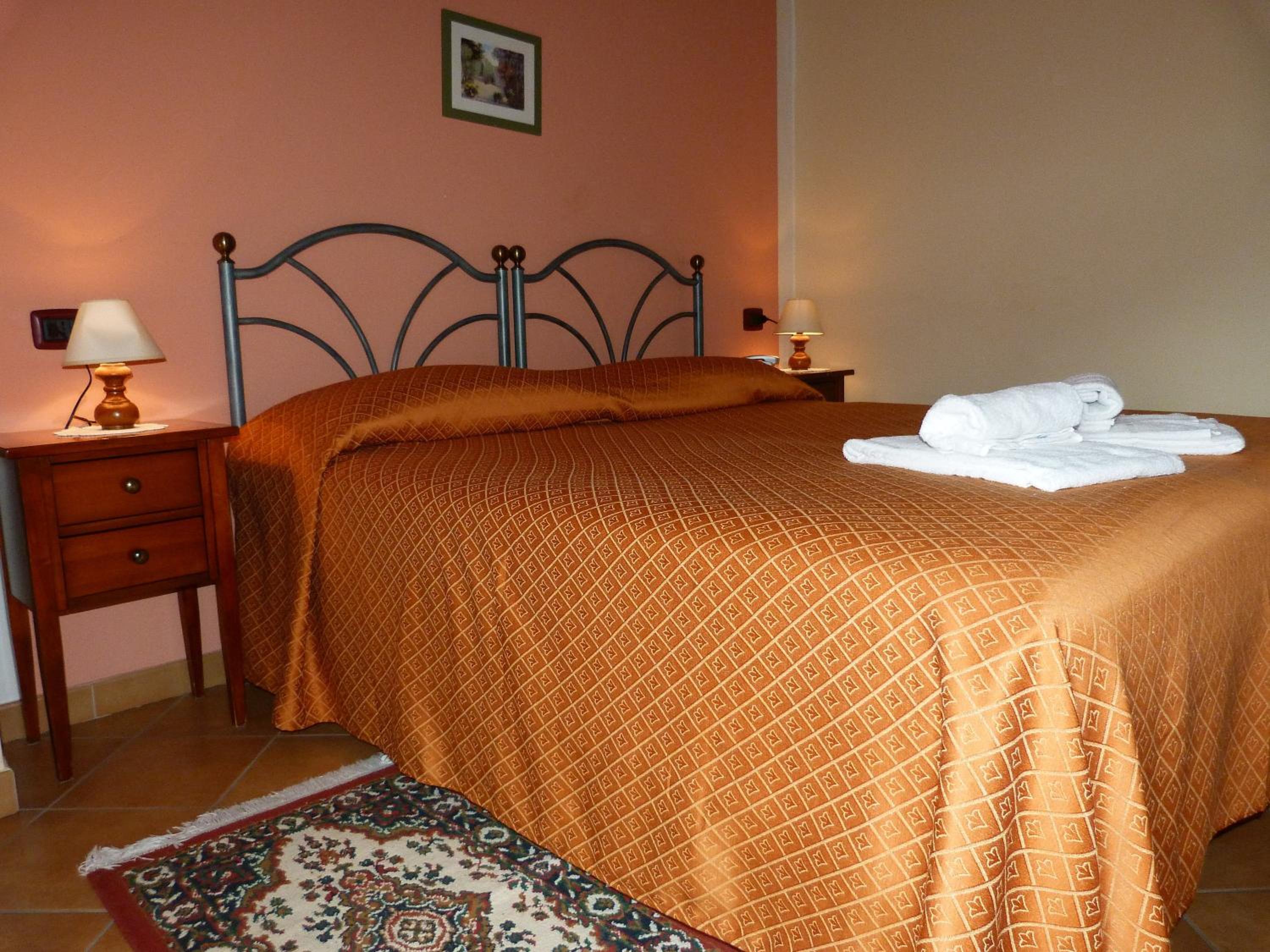 Double or Twin Room - Photo 12