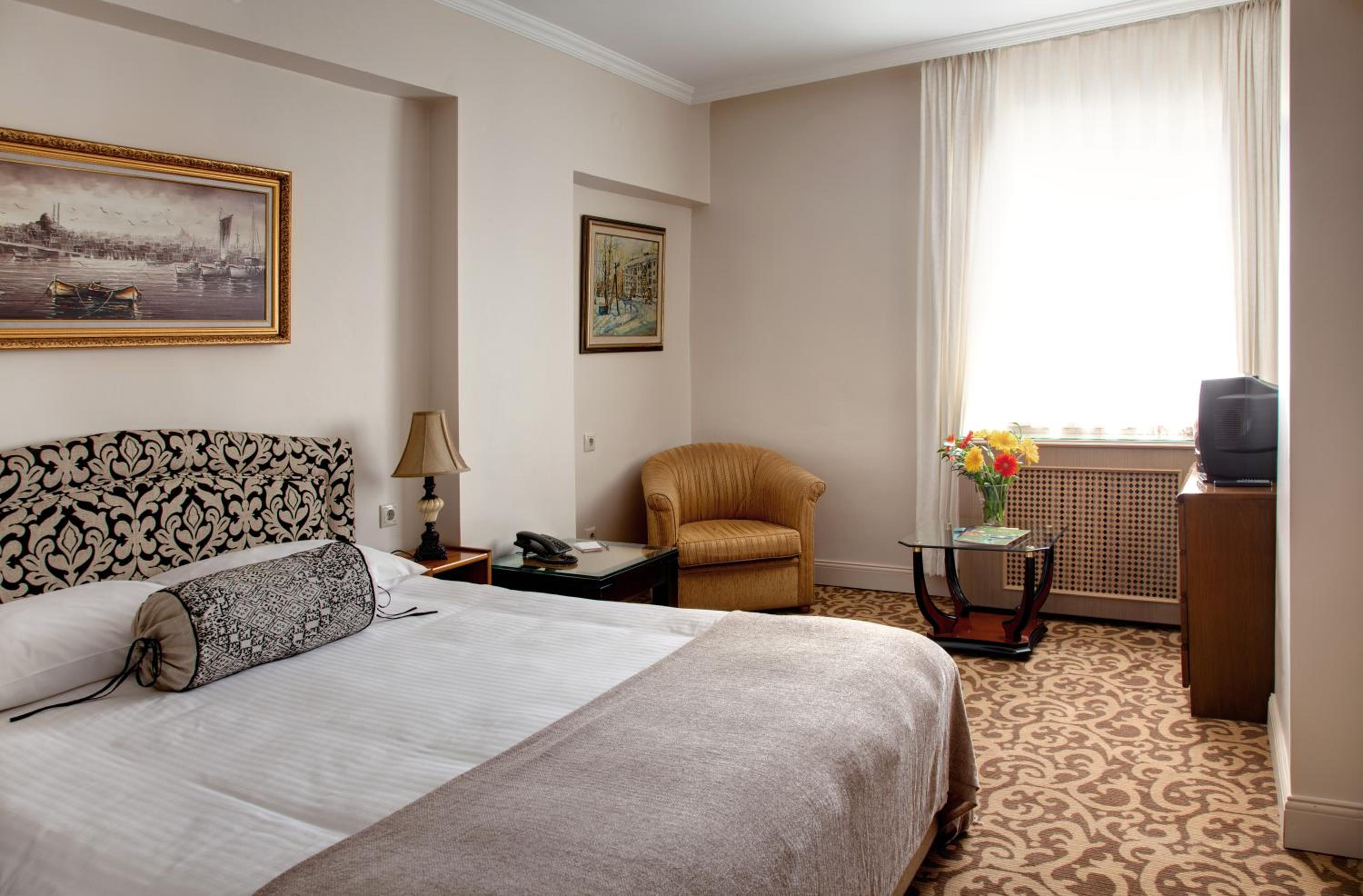 Double or Twin Room - Photo 4