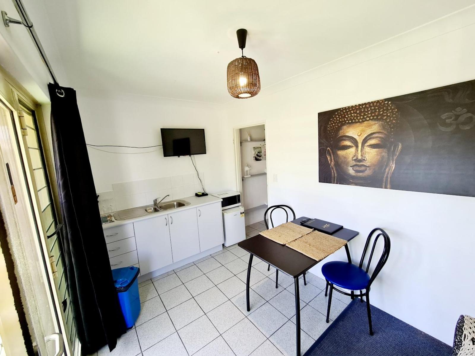 One-Bedroom Apartment photo 3
