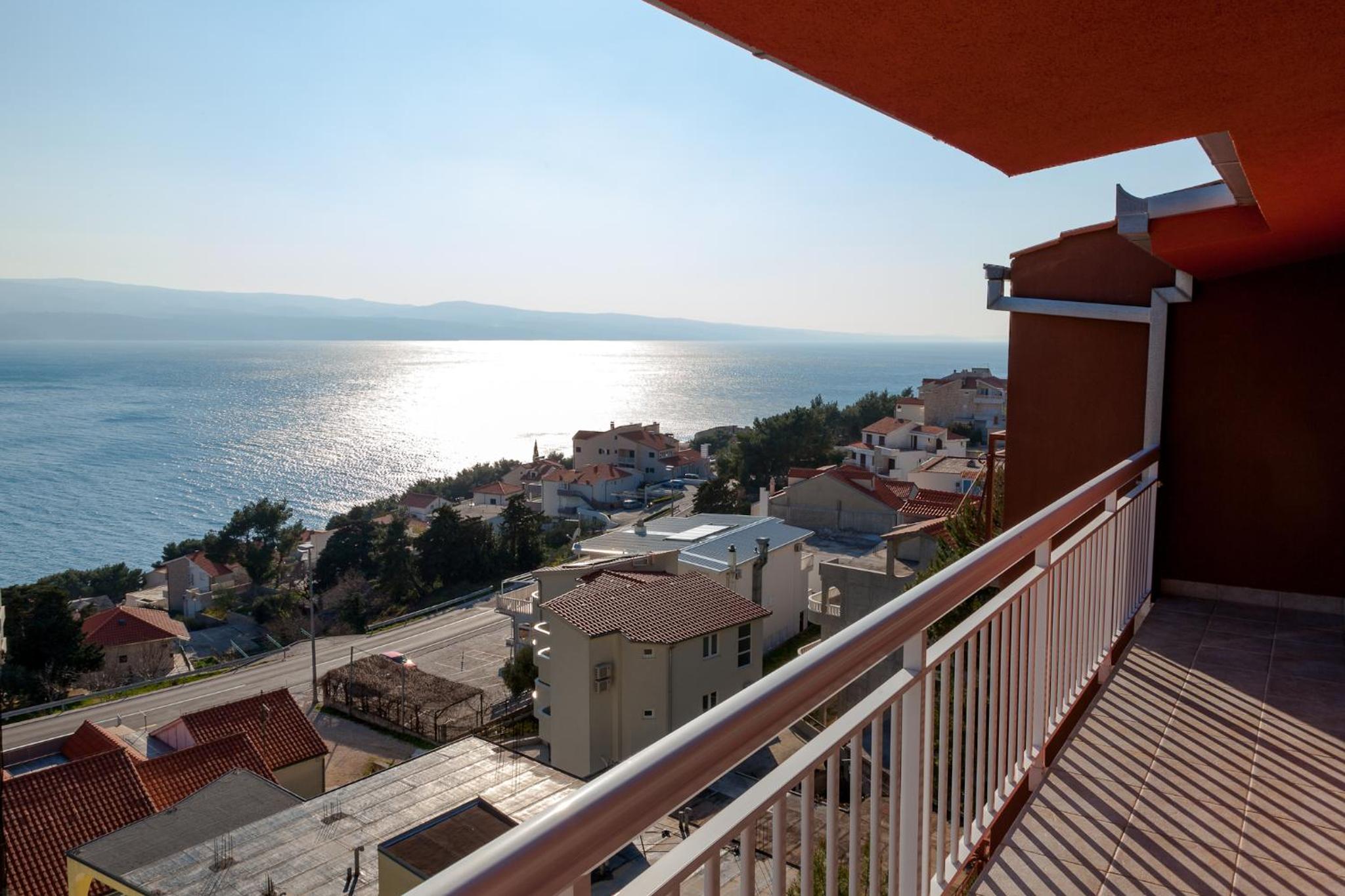 One-Bedroom Apartment with Balcony and Sea View photo 1