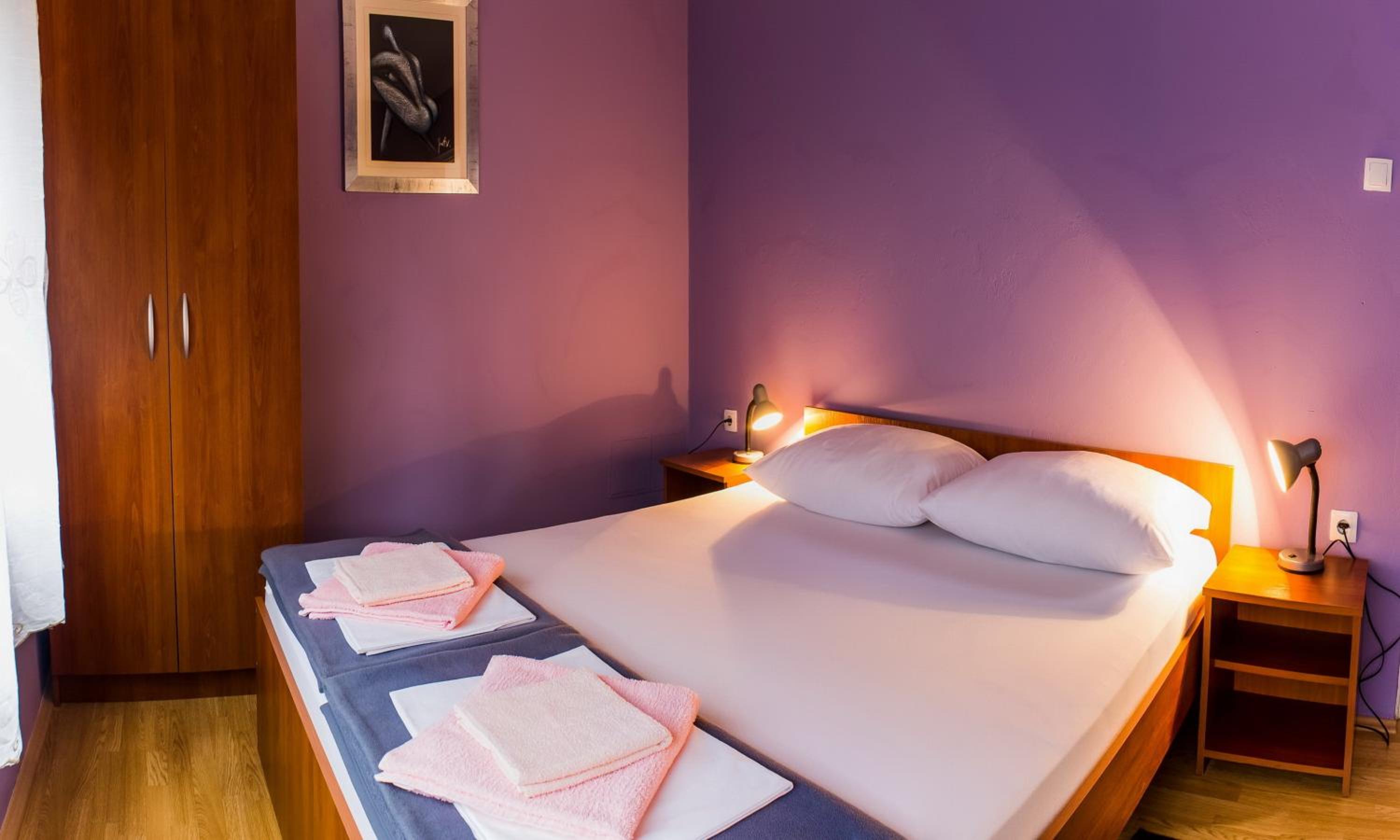 Double Room - Photo 2
