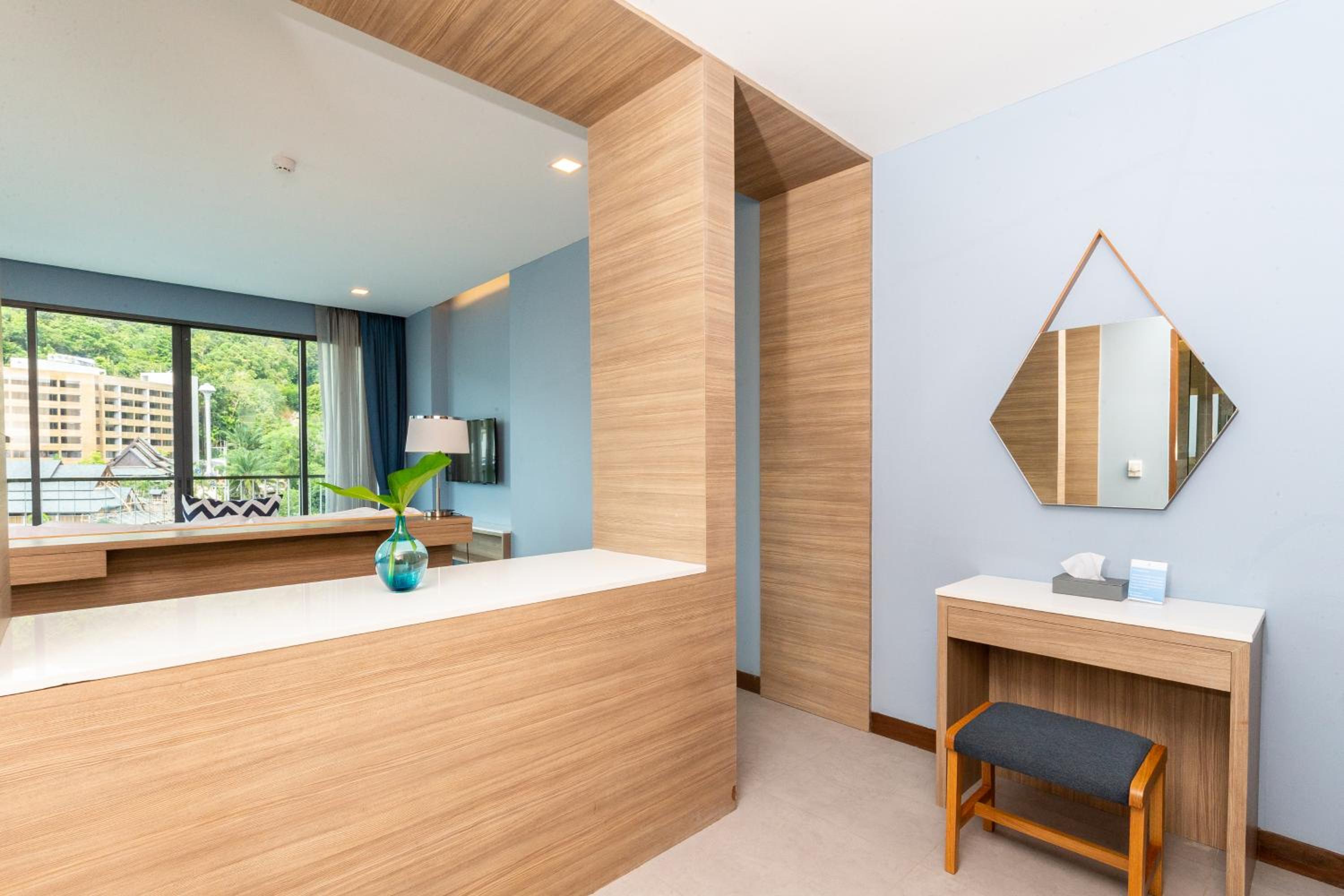 Deluxe Sweet Room - Photo 6