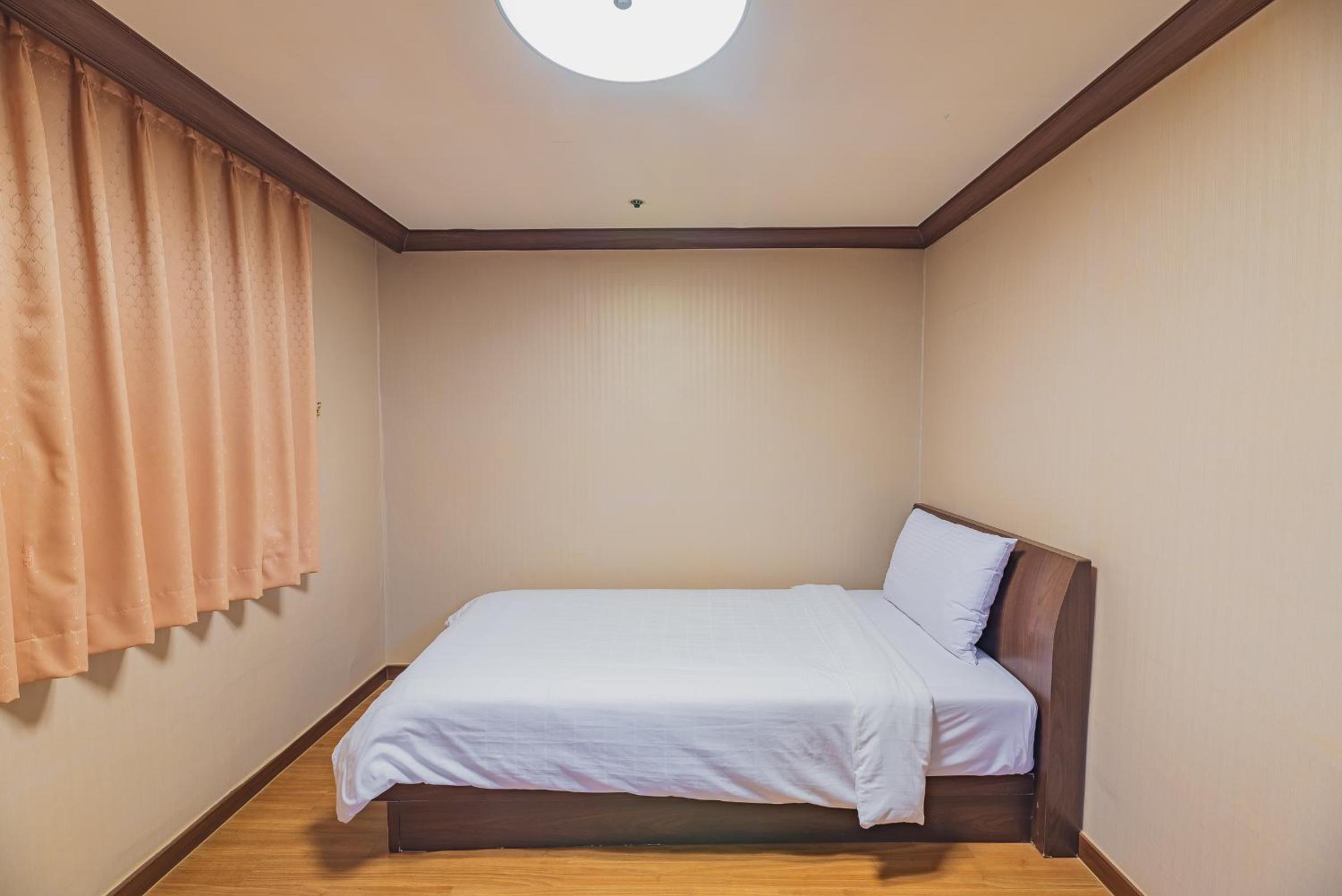 Hotel Family 30PY - Free Access to Sauna & Jjimjil for 4 Once During Stay photo 2