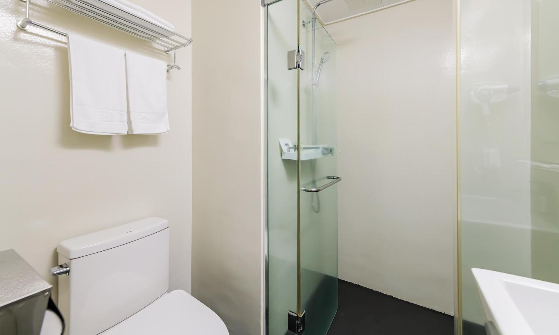 Standard Double Room - Photo 3