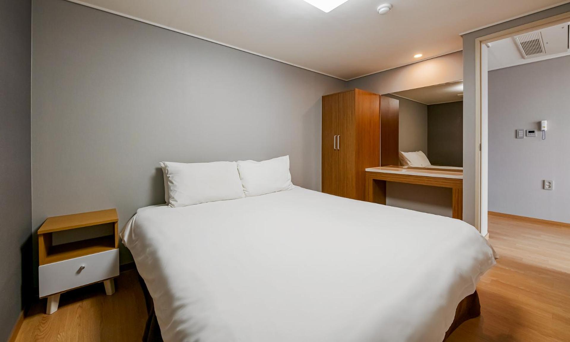 Deluxe Suite - Photo 5