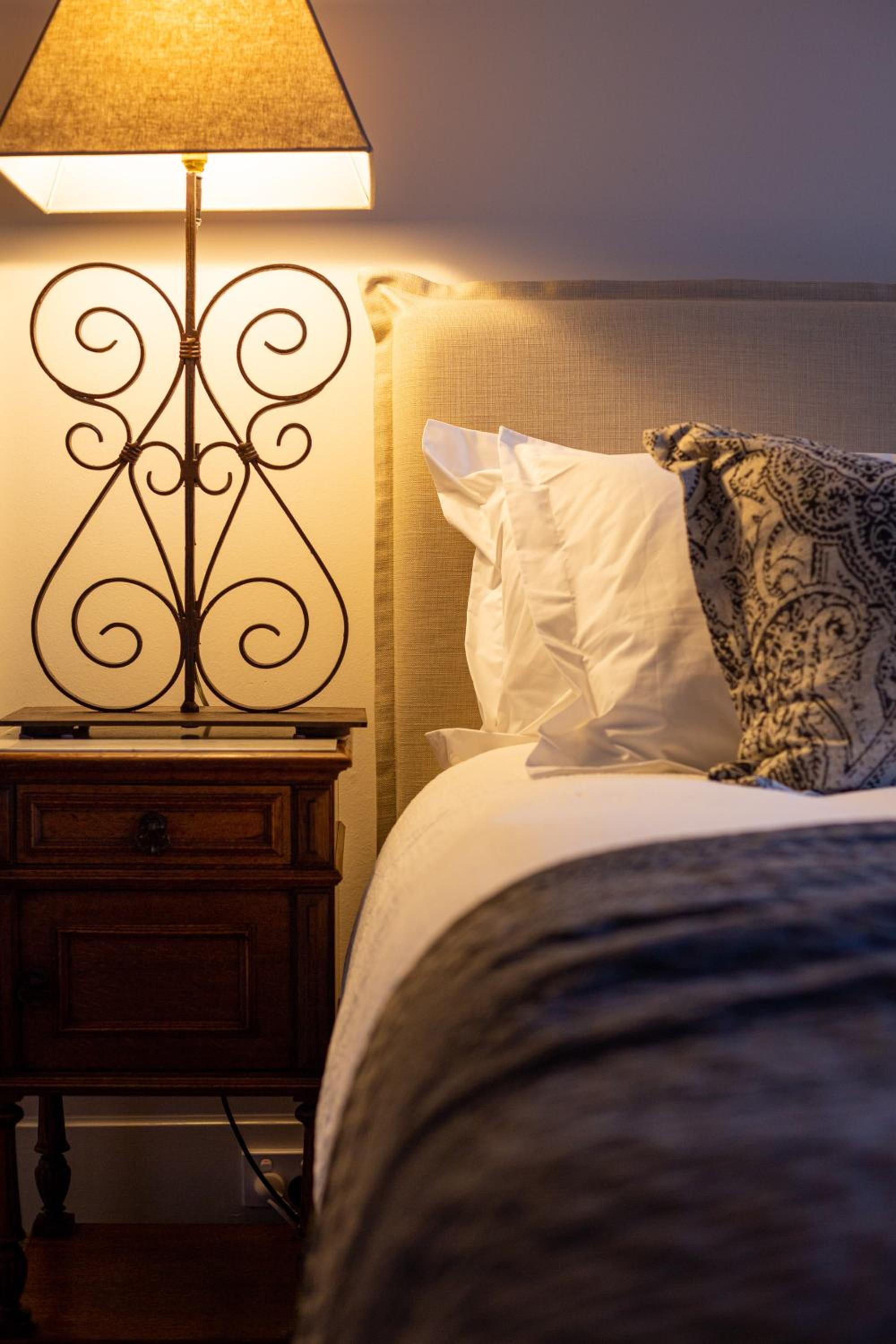 Deluxe King Suite - Cygnet photo 3