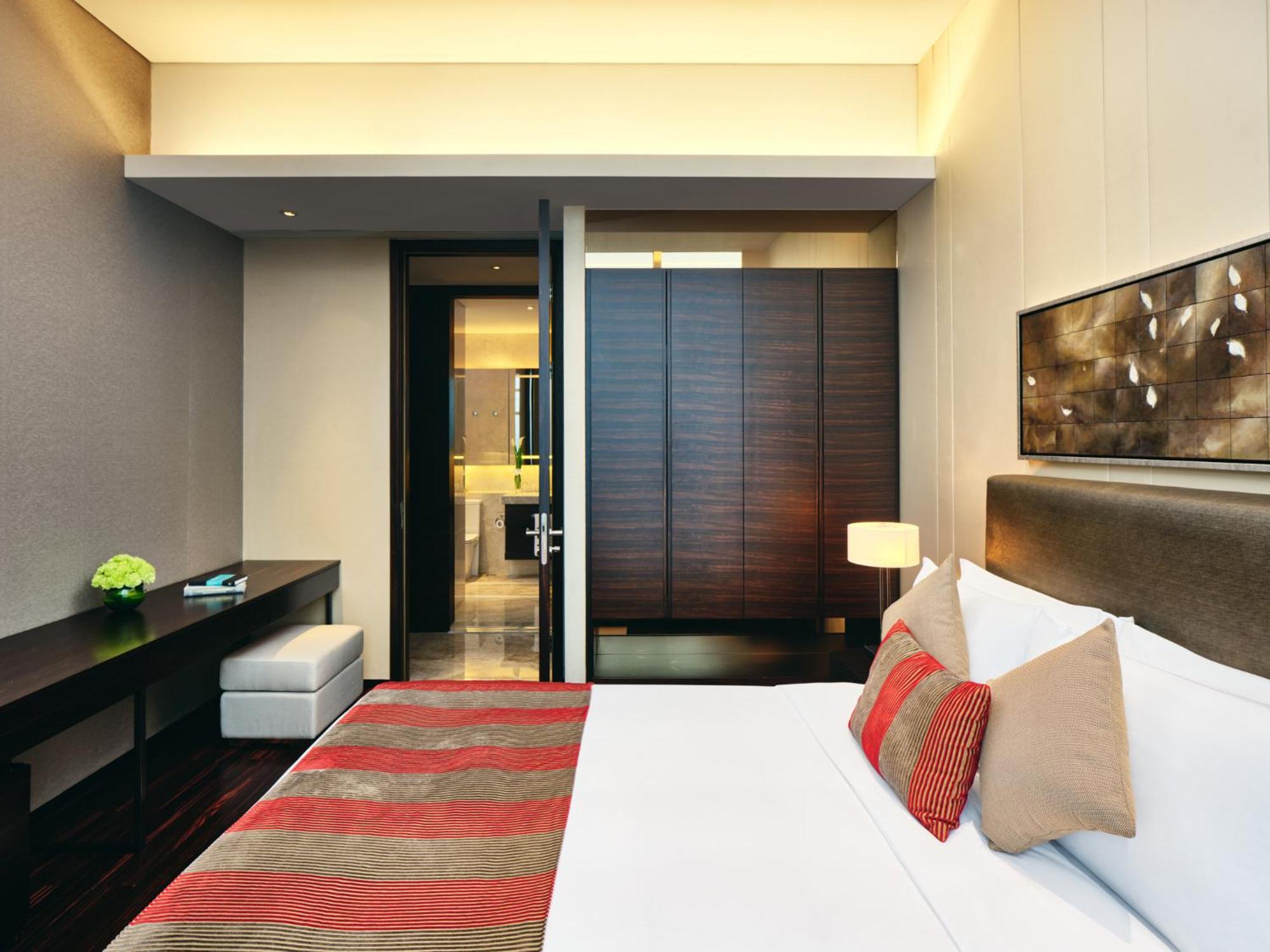 Three Bedrooms Suite - Photo 2