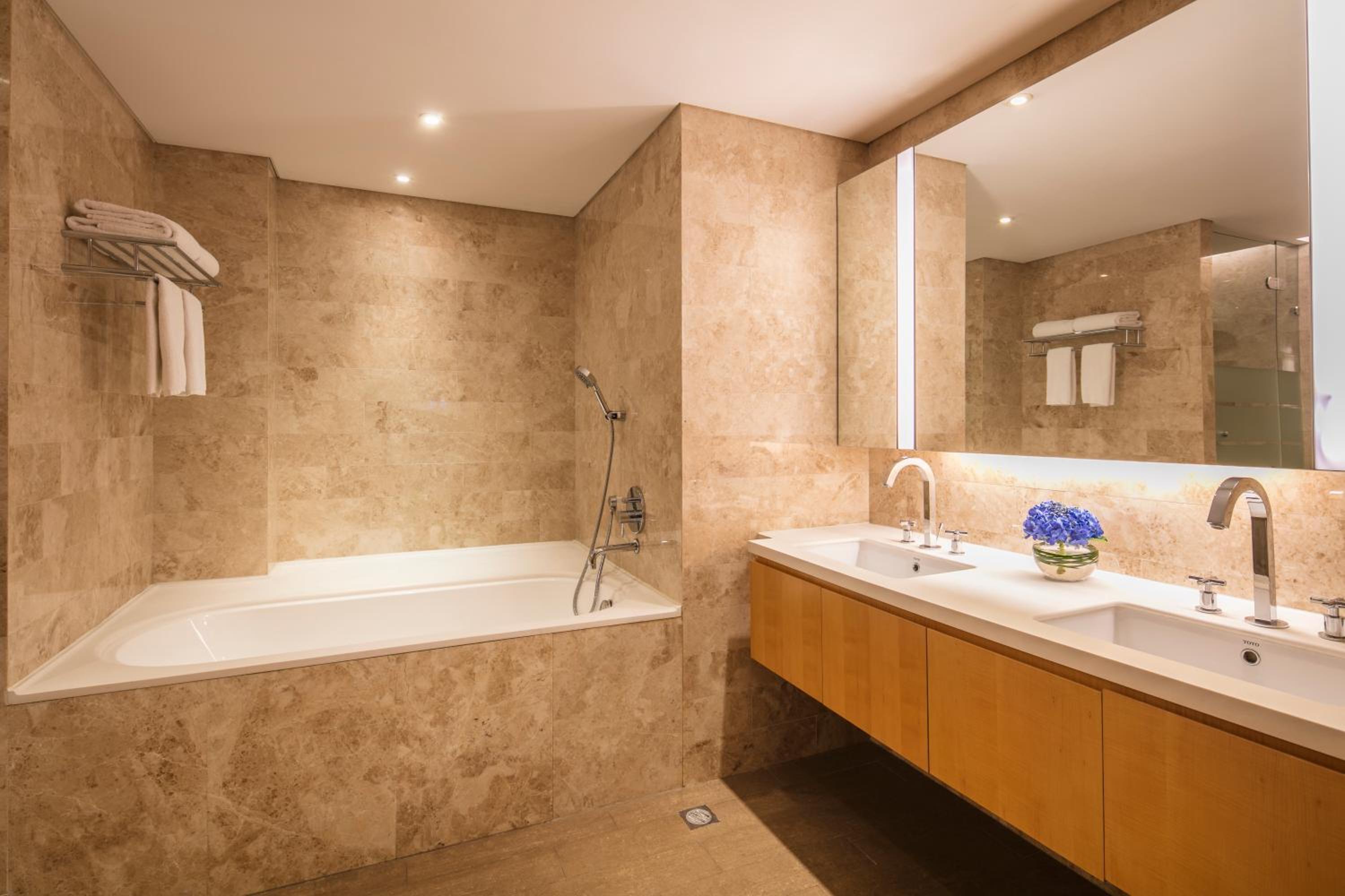 Three-Bedroom Suite photo 2