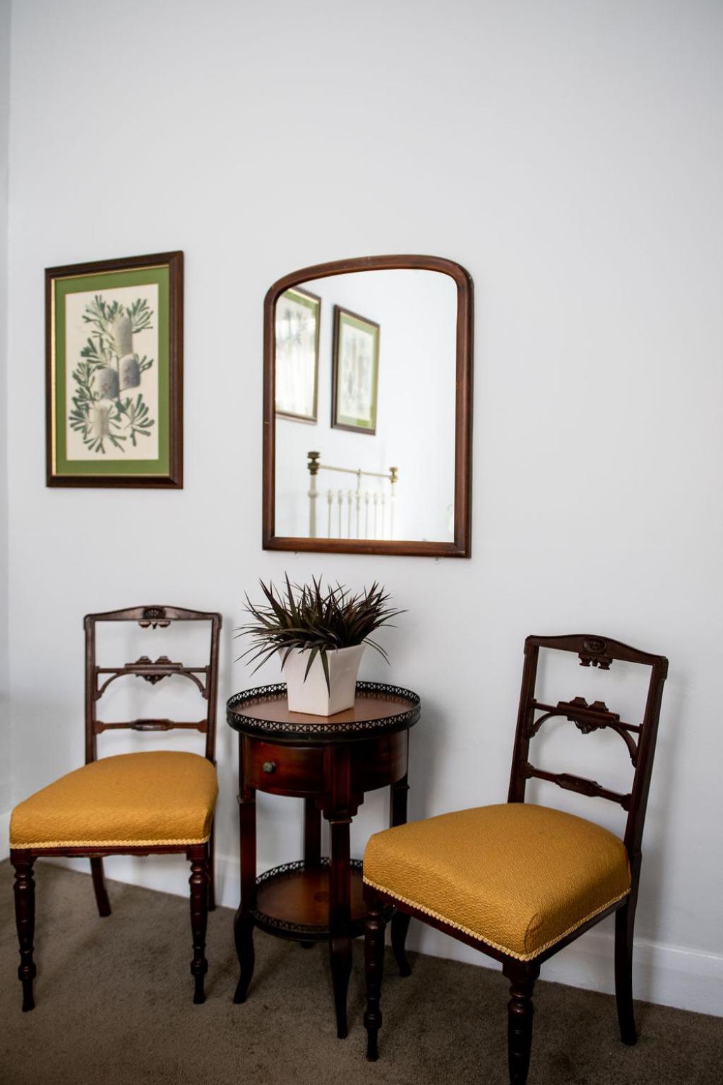 Queen Room photo 3