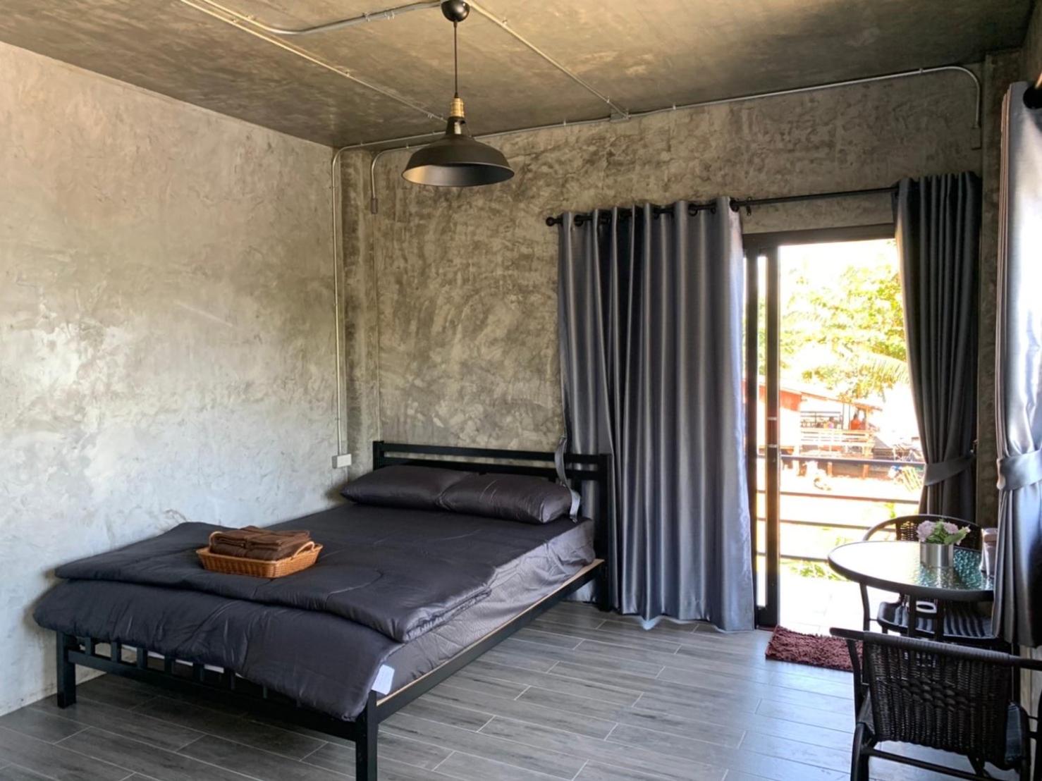 Superior Bungalow photo 1