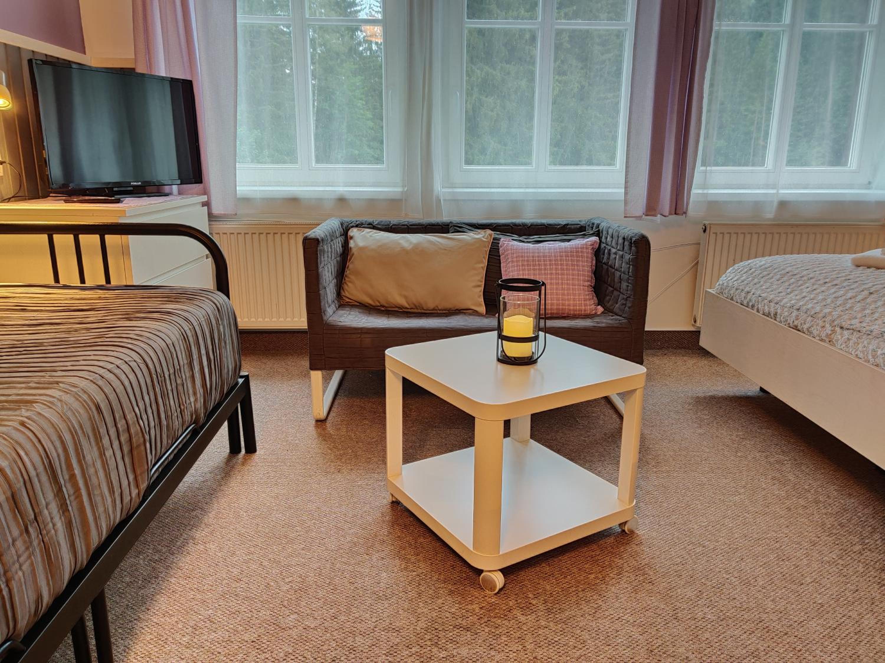 Family Room - Photo 8