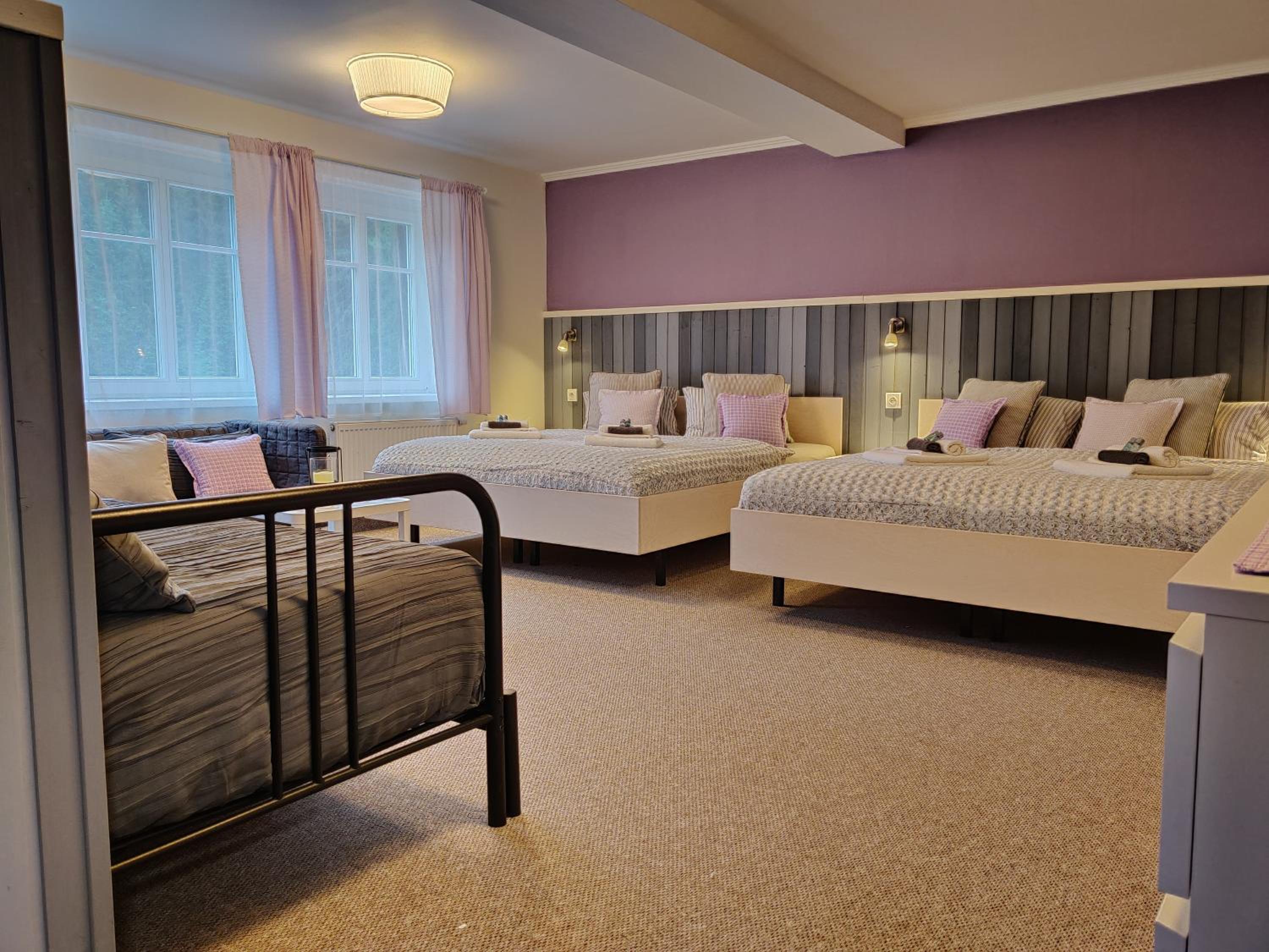 Family Room - Photo 4