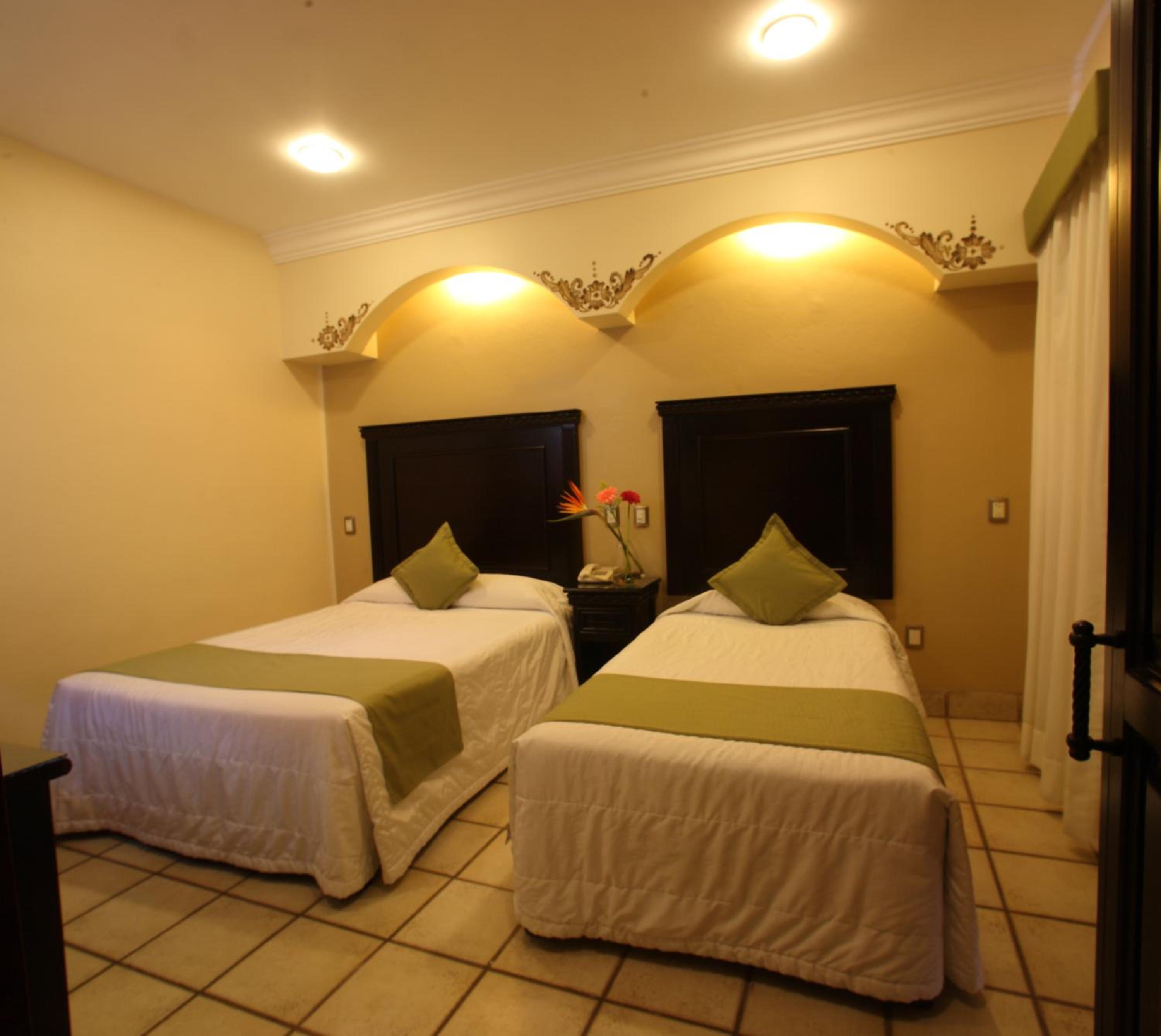 Double Room with Two Double Beds - Photo 4