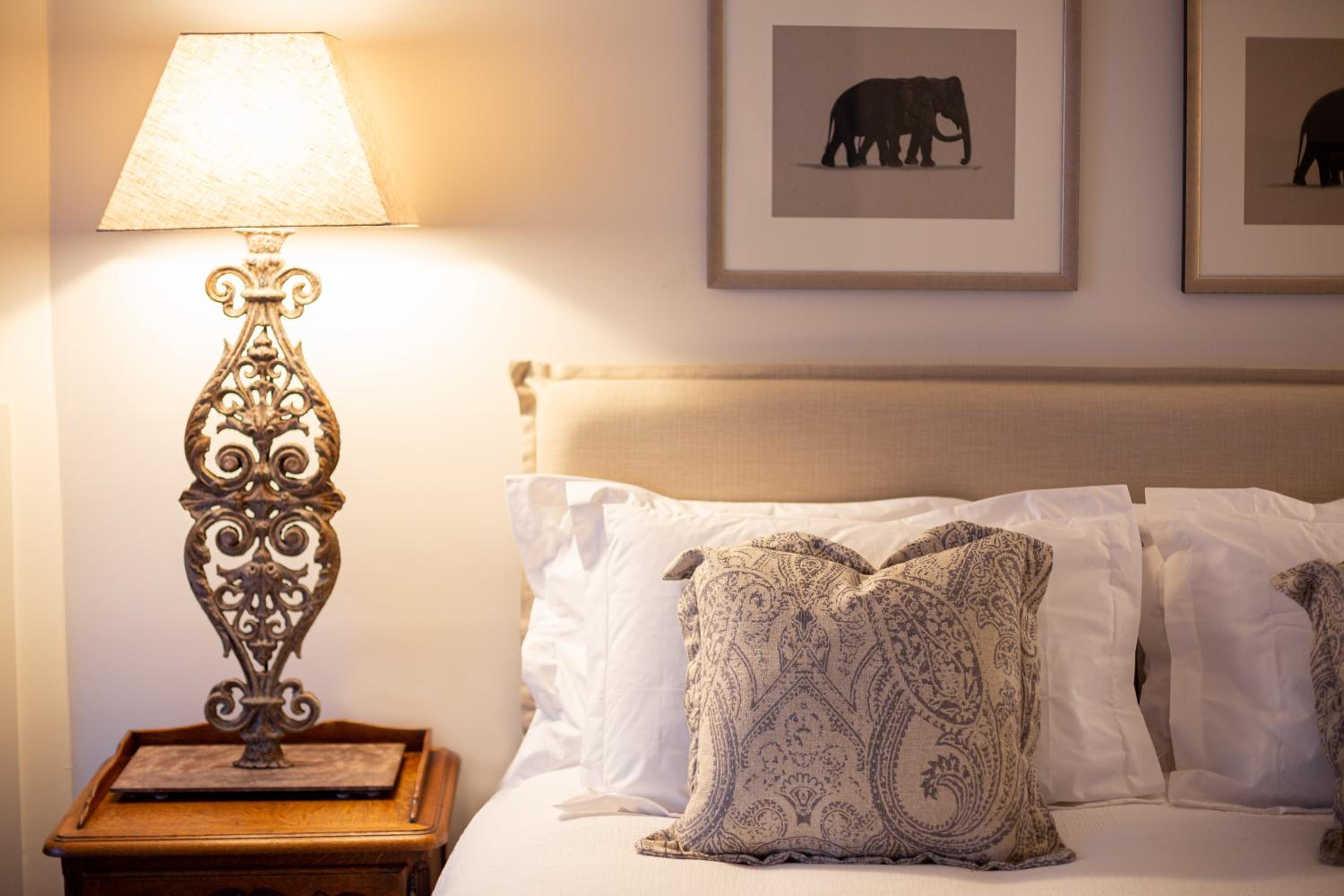 Deluxe King Suite - Corinna thumbnail 6