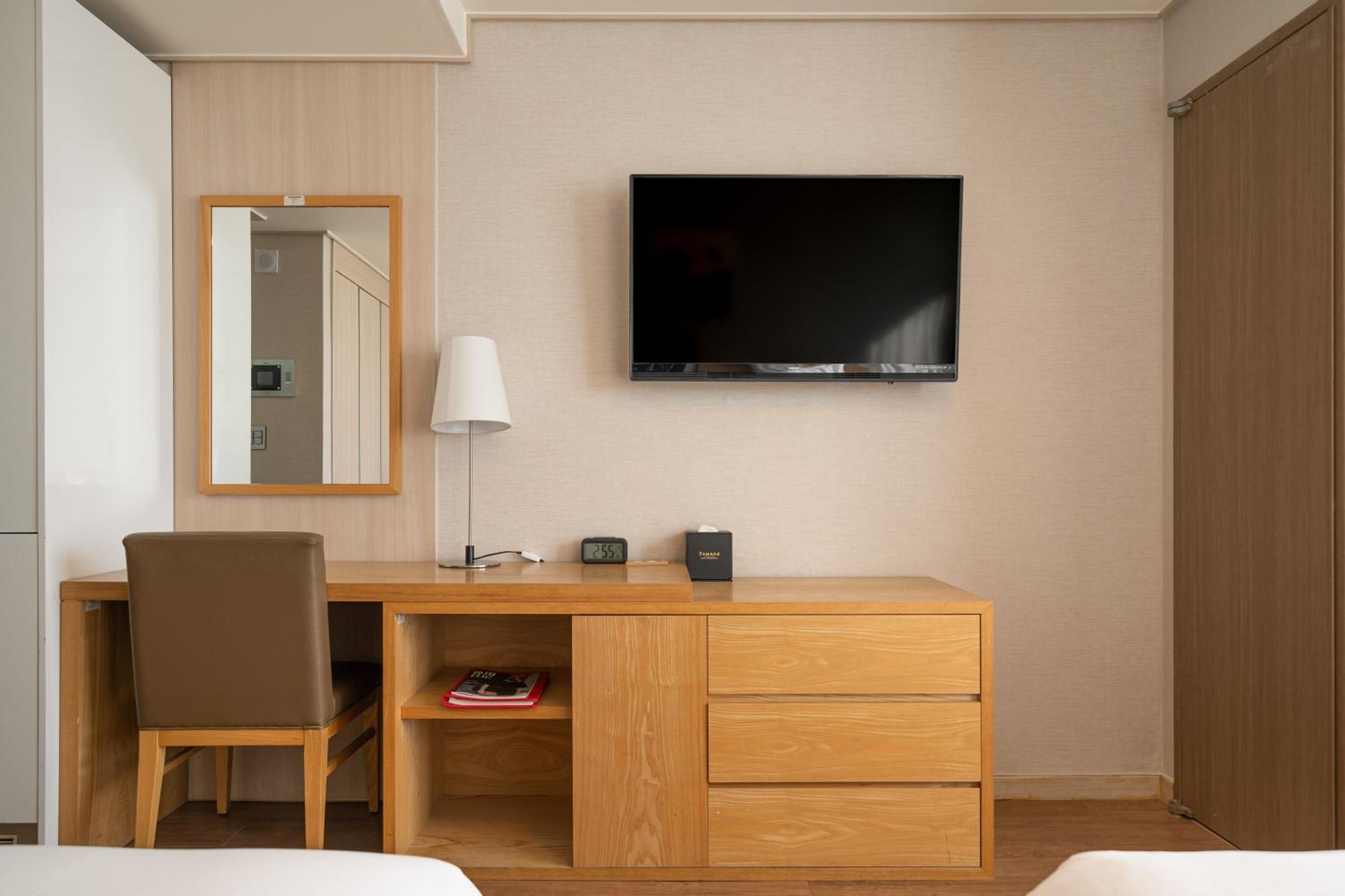 Superior Twin Room - Photo 3